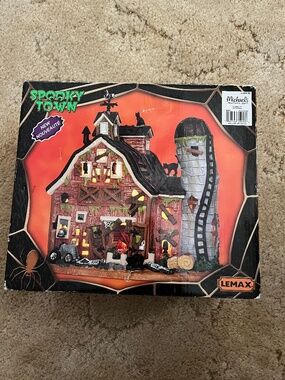 Lemax Spooky Town Dilapidated Barn 55916 Halloween 2015 Retired